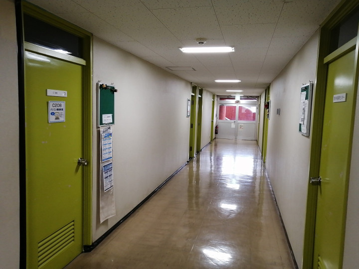 施設受付（フロント）