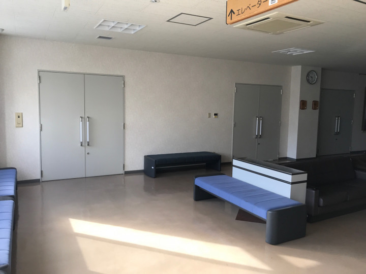 施設受付（フロント）